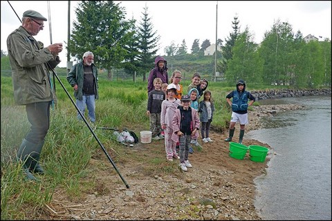 les parfaits pecheurs animent le periscolaire de grandrieu